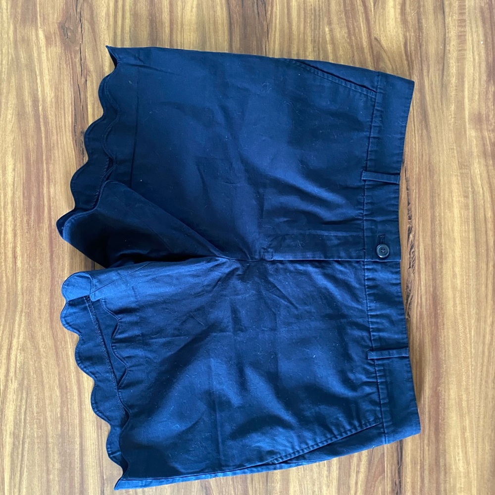 NWT size 14 navy scalloped shorts from Talbots
